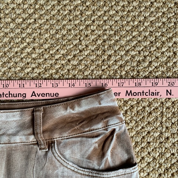 Style J Fashion Daisy Denim Mini Skirt (size 32) - Picture 12 of 14